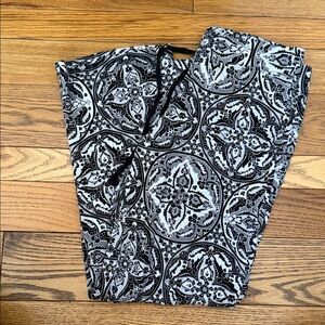 Black and White Patterned Women’s Pants